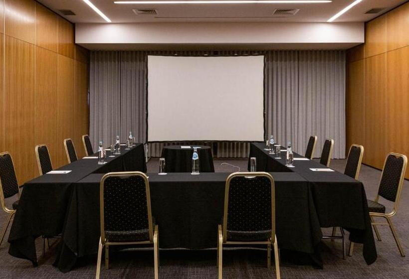 هتل NH Coimbra Dona Inês