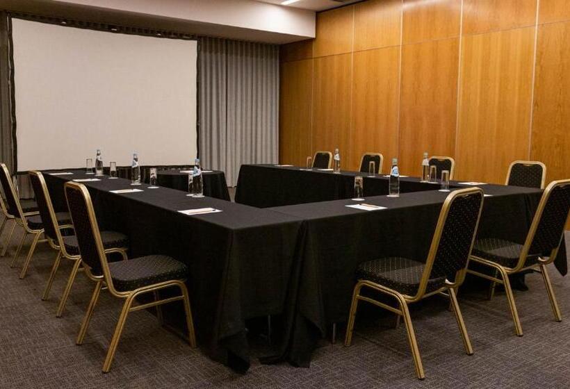 هتل NH Coimbra Dona Inês