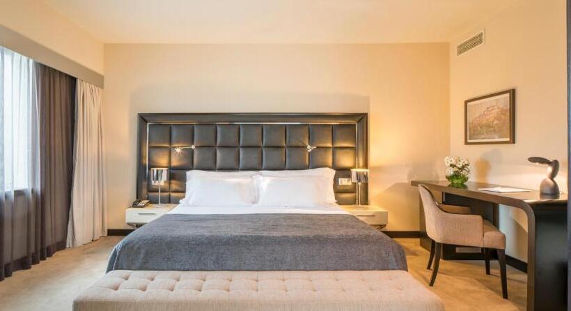 هتل NH Coimbra Dona Inês