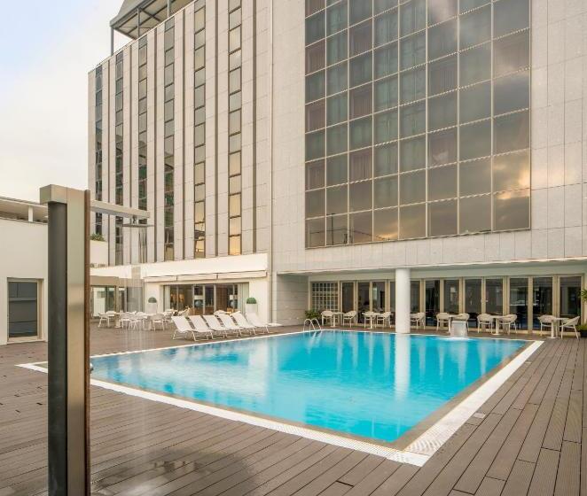 هتل NH Coimbra Dona Inês