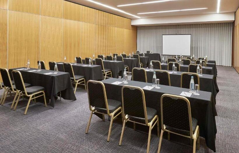 هتل NH Coimbra Dona Inês