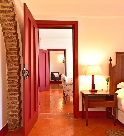 هتل Pousada Convento De Beja