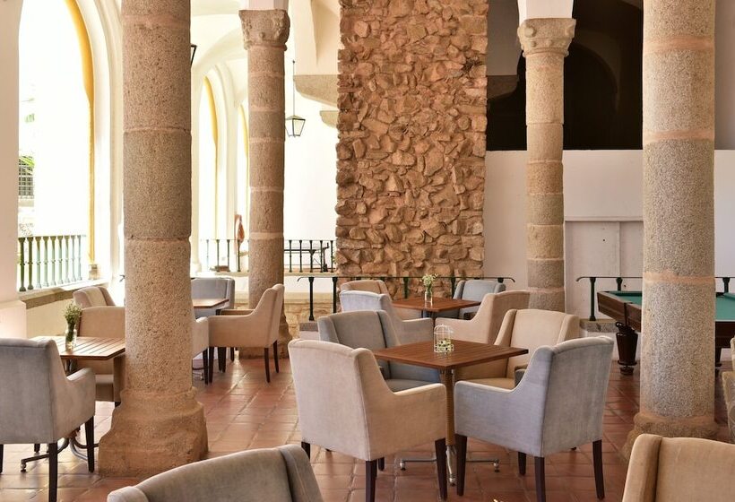 هتل Pousada Convento De Evora