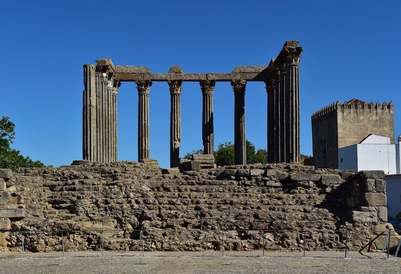 هتل Pousada Convento De Evora