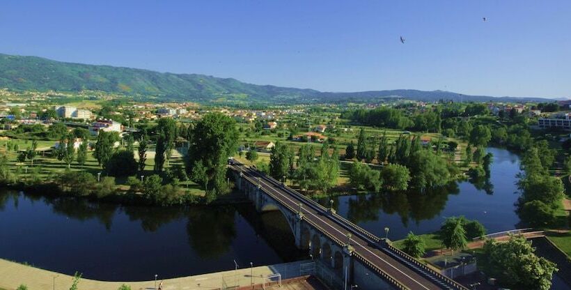 Отель Premium Chaves Aquae Flaviae