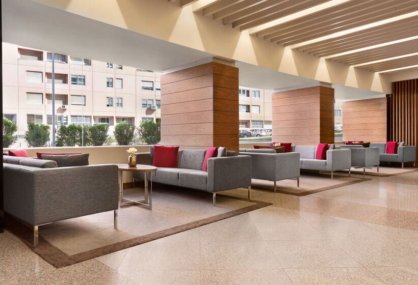 هتل Ramada By Wyndham Lisbon