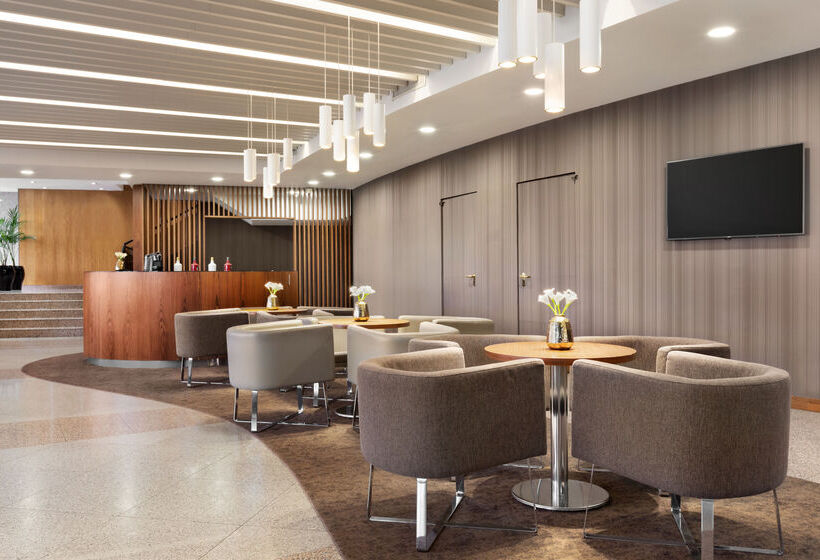 هتل Ramada By Wyndham Lisbon