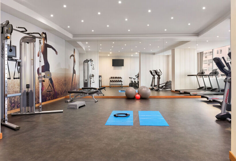 هتل Ramada By Wyndham Lisbon