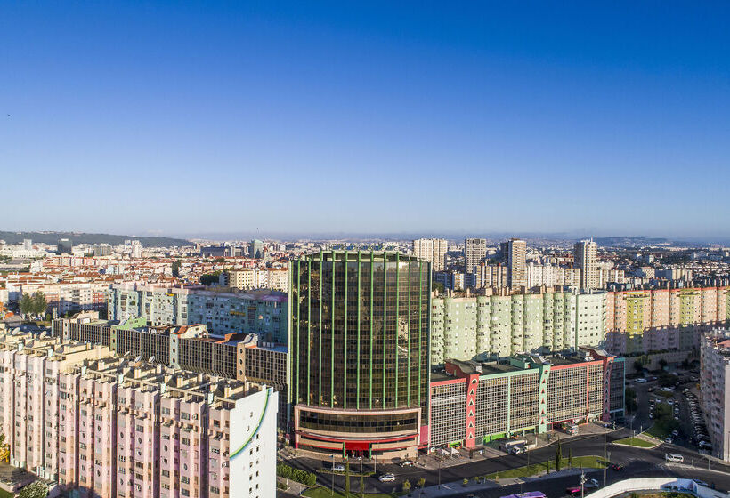 هتل Ramada By Wyndham Lisbon