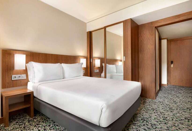 هتل Ramada By Wyndham Lisbon