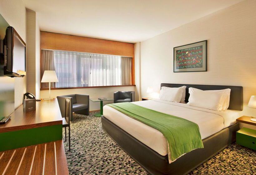 هتل Ramada By Wyndham Lisbon