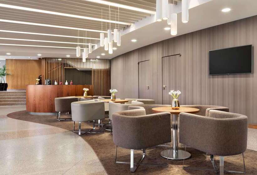 هتل Ramada By Wyndham Lisbon