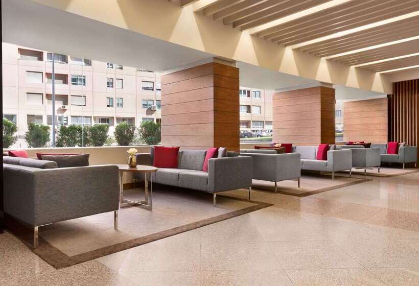 هتل Ramada By Wyndham Lisbon