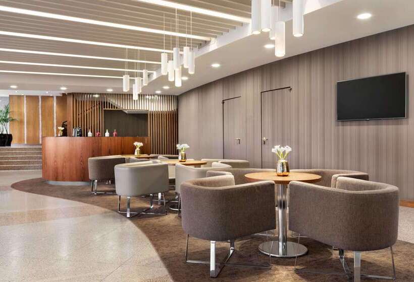 هتل Ramada By Wyndham Lisbon