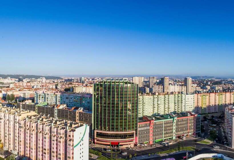 هتل Ramada By Wyndham Lisbon