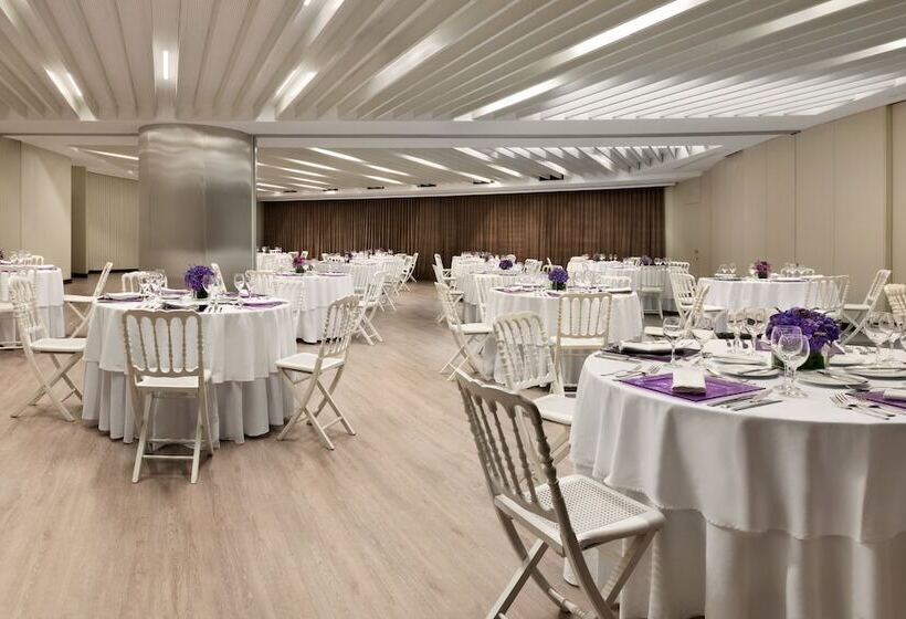 هتل Ramada By Wyndham Lisbon