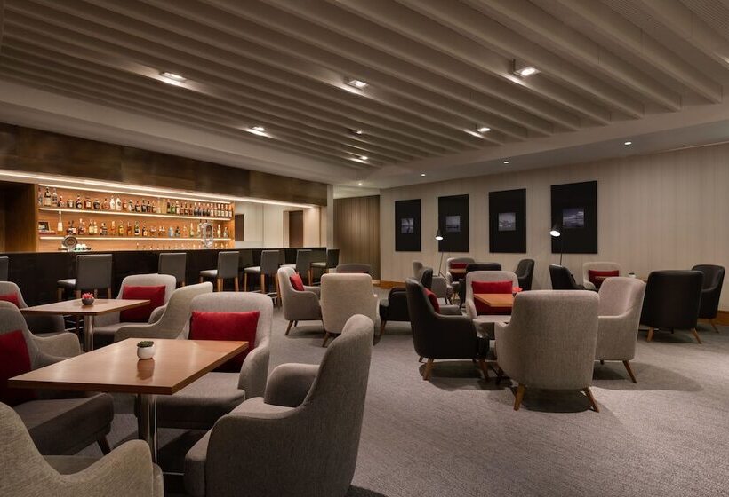 هتل Ramada By Wyndham Lisbon