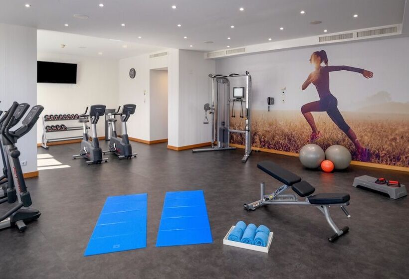 هتل Ramada By Wyndham Lisbon