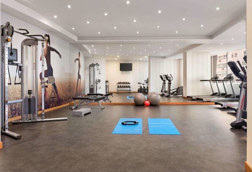 هتل Ramada By Wyndham Lisbon