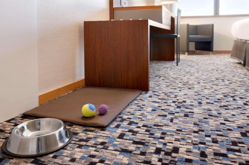 هتل Ramada By Wyndham Lisbon