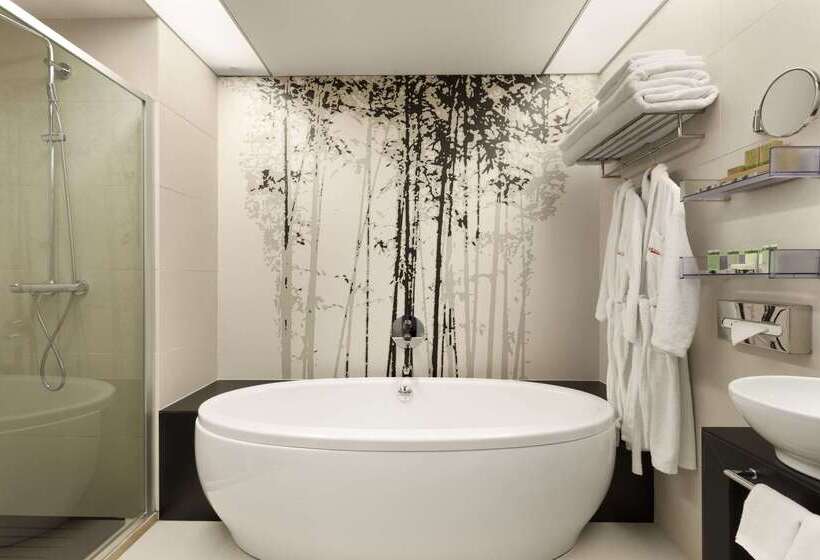 هتل Ramada Plaza By Wyndham Bucharest Convention Center