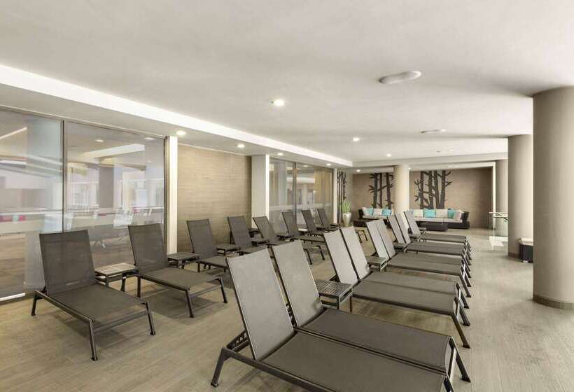هتل Ramada Plaza By Wyndham Bucharest Convention Center