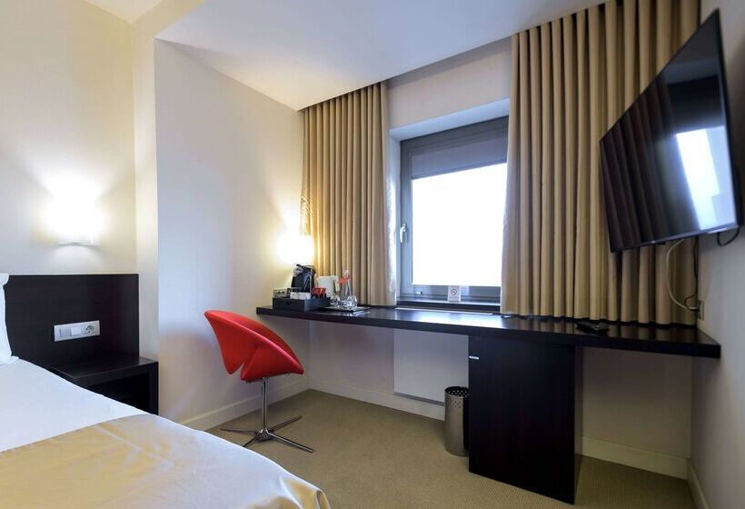 هتل Ramada Plaza By Wyndham Bucharest Convention Center
