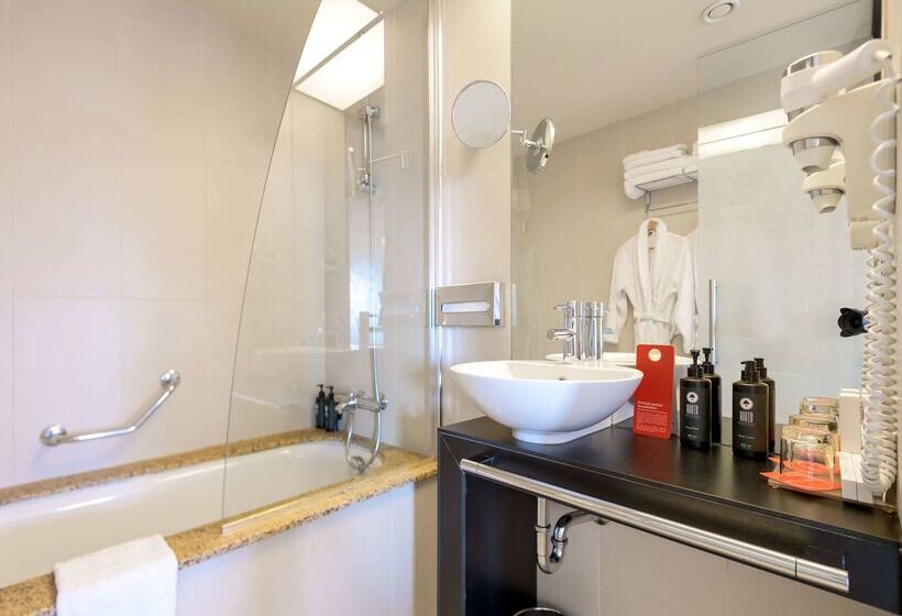 هتل Ramada Plaza By Wyndham Bucharest Convention Center