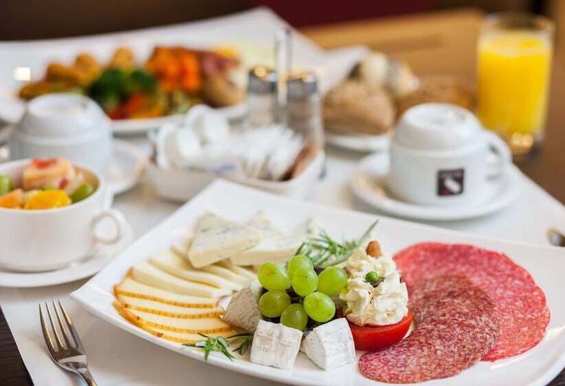 هتل Ramada Plaza By Wyndham Bucharest Convention Center