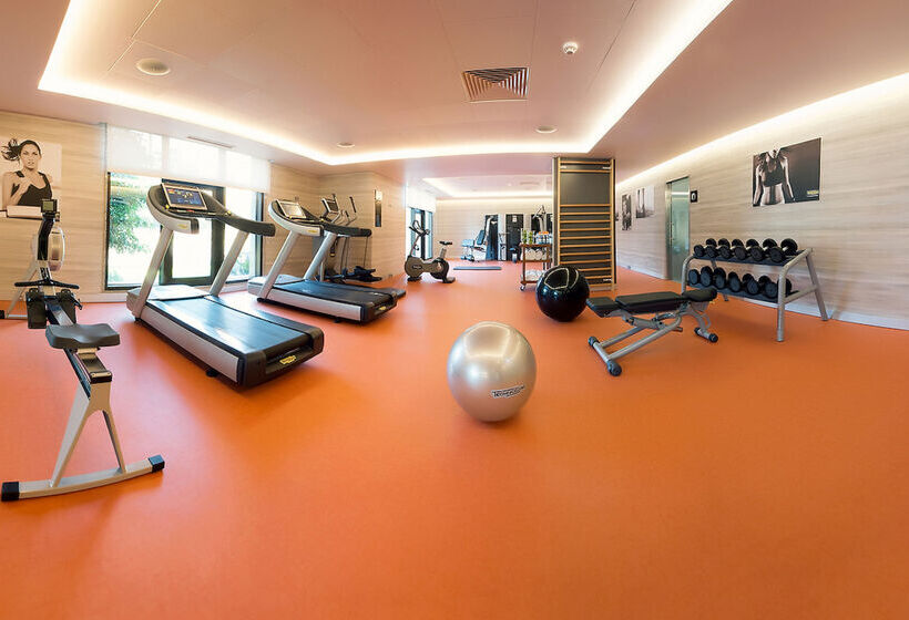 هتل Sana Metropolitan