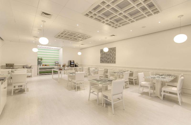 Отель Tryp By Wyndham Montijo Parque