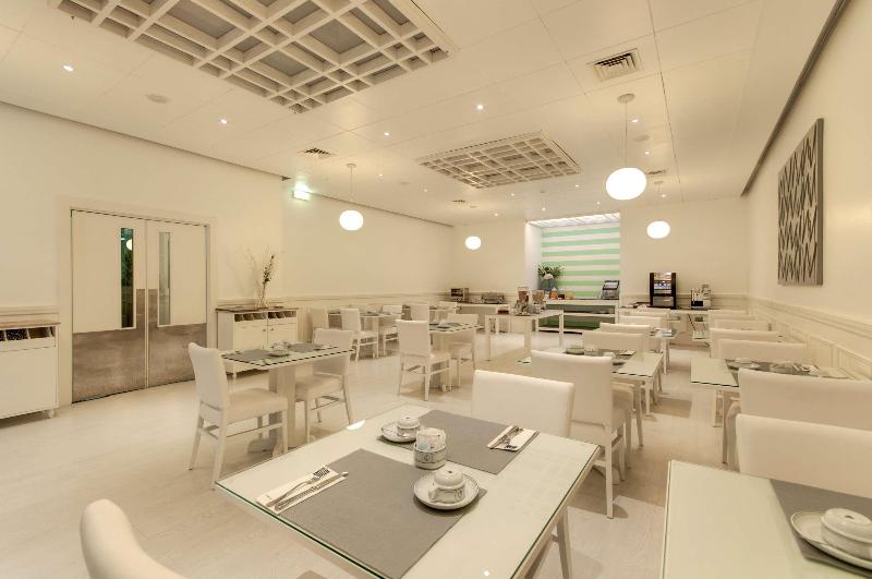 Отель Tryp By Wyndham Montijo Parque