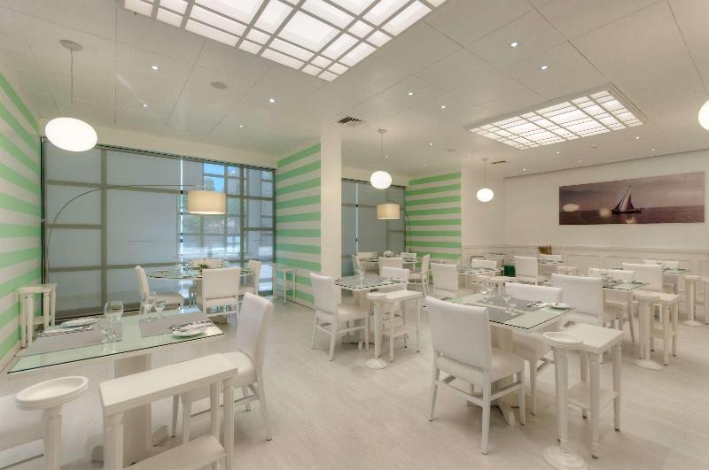 Отель Tryp By Wyndham Montijo Parque