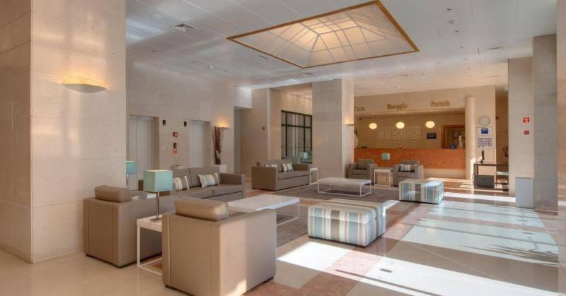 Отель Tryp By Wyndham Montijo Parque