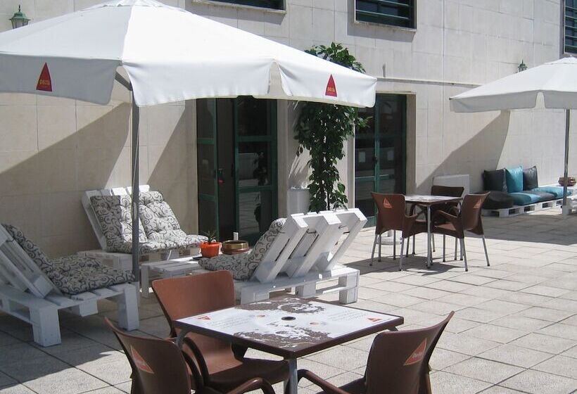 Отель Tryp By Wyndham Montijo Parque