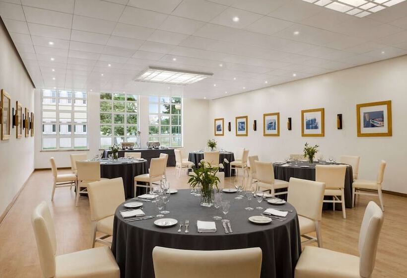 Отель Tryp By Wyndham Montijo Parque