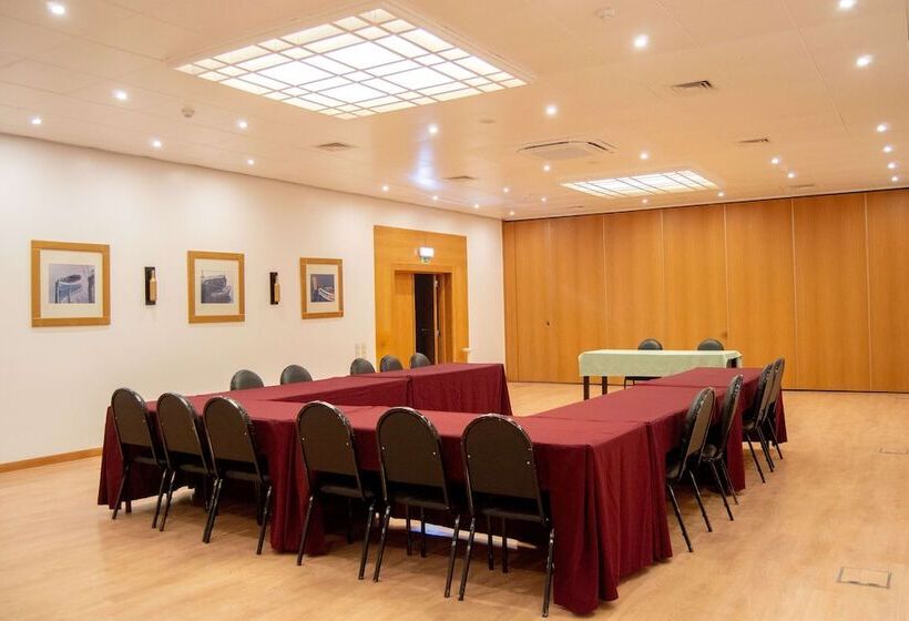 Отель Tryp By Wyndham Montijo Parque