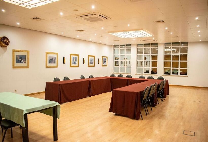 Отель Tryp By Wyndham Montijo Parque