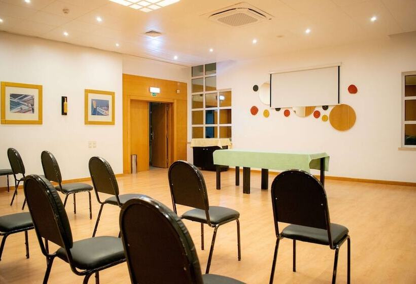 Отель Tryp By Wyndham Montijo Parque