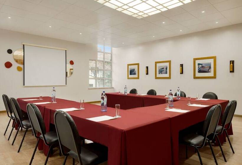 Отель Tryp By Wyndham Montijo Parque