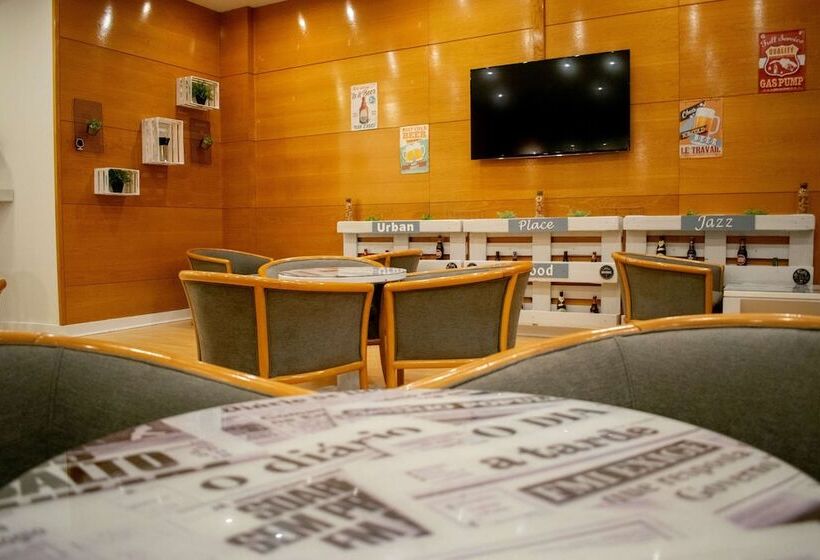 Отель Tryp By Wyndham Montijo Parque