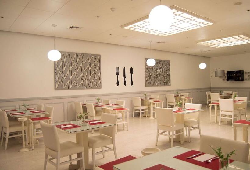 Отель Tryp By Wyndham Montijo Parque