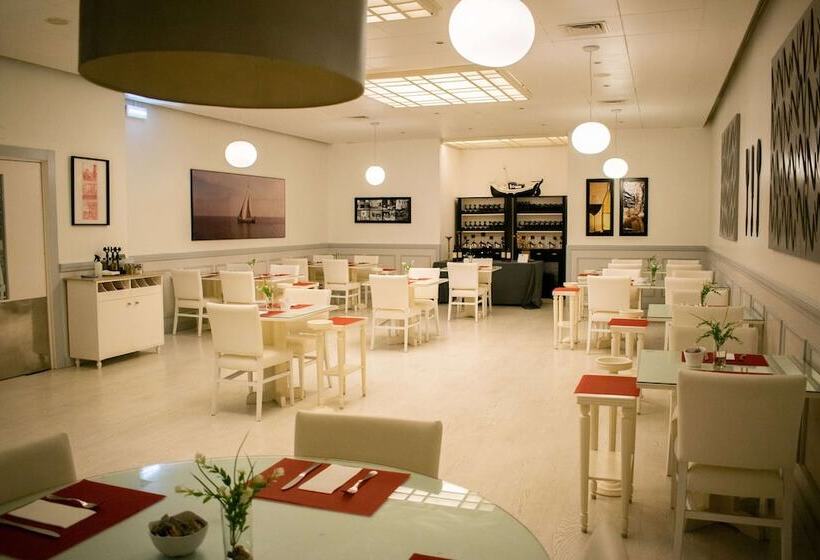 Отель Tryp By Wyndham Montijo Parque