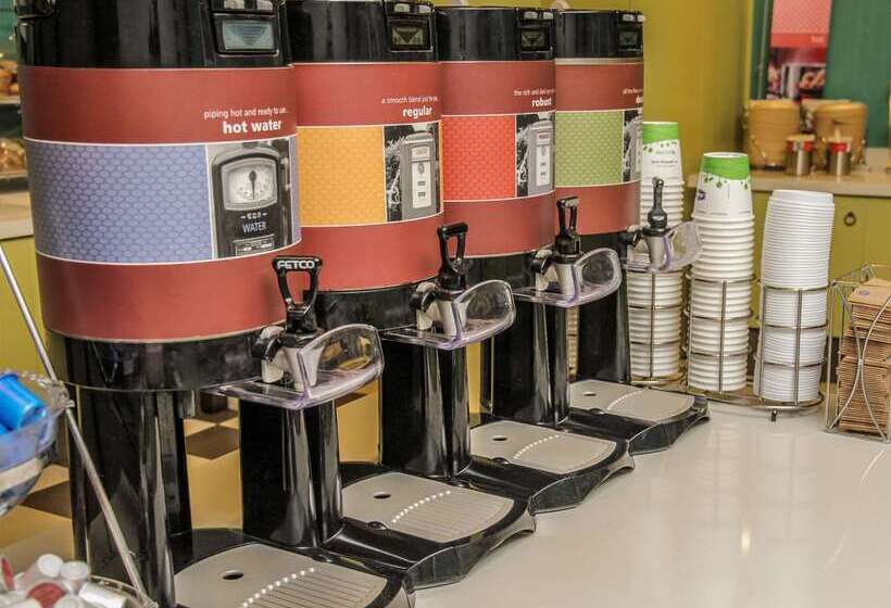 استراحتگاه Hampton Inn & Suites San Juan