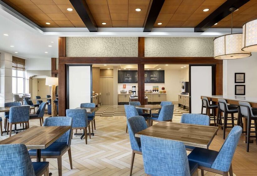 استراحتگاه Hampton Inn & Suites San Juan