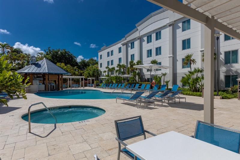 استراحتگاه Hampton Inn & Suites San Juan