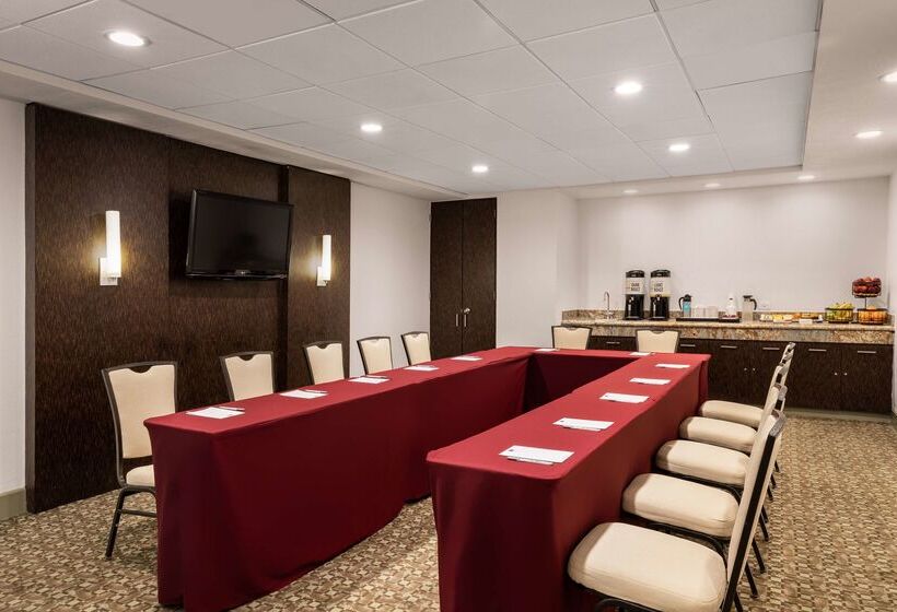 استراحتگاه Hampton Inn & Suites San Juan