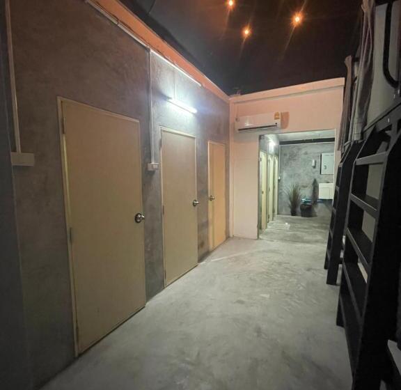 ユースホステル Dpm Koh Tao Diving Hotel & Bar