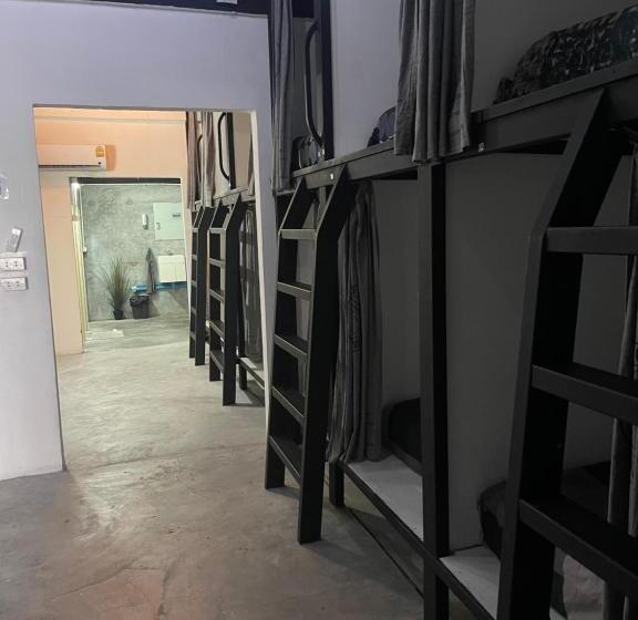 ユースホステル Dpm Koh Tao Diving Hotel & Bar