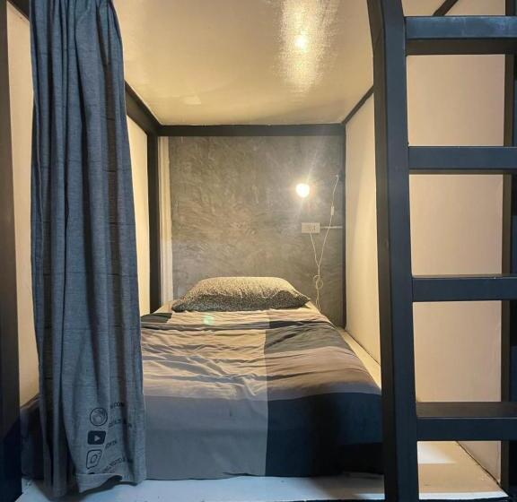 ユースホステル Dpm Koh Tao Diving Hotel & Bar